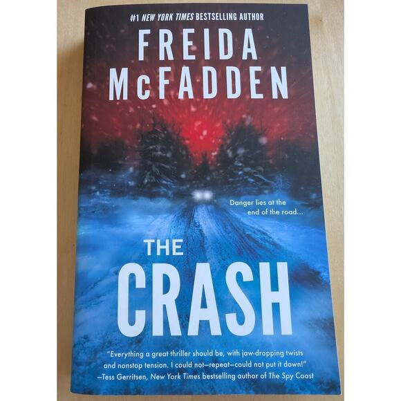 🧨The Crash by Freida McFadden - Picture 1 of 2